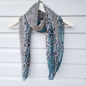 ➕NWOT➕ Snakeskin Scarf, Chiffon taupe & teal